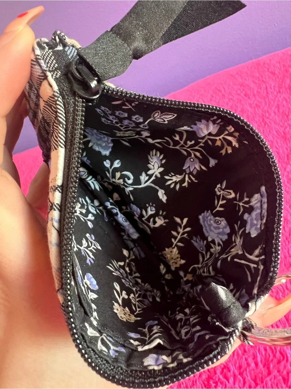 Cozy Plaid Reindeer Zip ID Vera Bradley - Picture 4 of 4